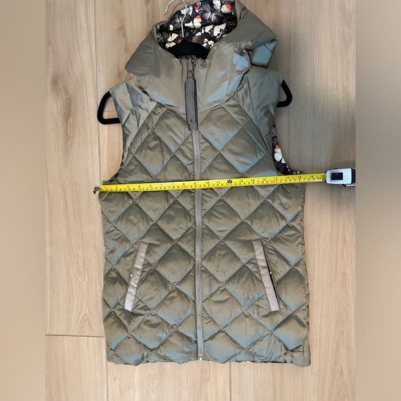 Lululemon The Fluffiest Vest Size 8 - Picture 4 of 13